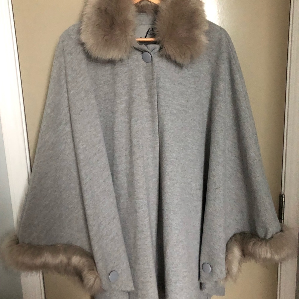 Vintage faux fur cape, one size